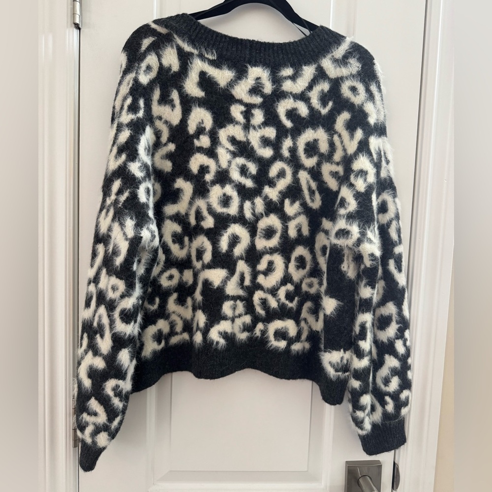 Threaded Leaf Soft Fuzzy Leopard Print Cardigan M… - image 8